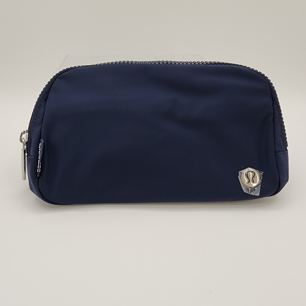 Lululemon x Peloton Everywhere Belt Bag 1L True Navy Adjustable Strap NEW w/ Tag - Picture 2 of 15